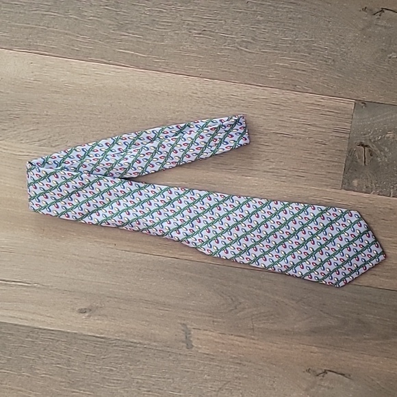 Vineyard Vines Martha’s Vineyard Christmas Lights Holiday Tie 100% Silk - Picture 1 of 5